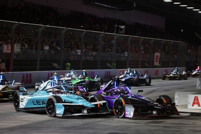 images-amp-2jX4Jrz6-s2-oliver-rowland-nissan-formula-