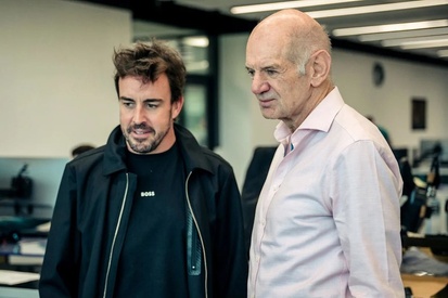 images-amp-6D1yGO40-s2-newey-alonso