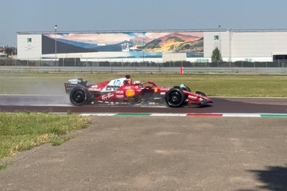 images-amp-YpNRoeM0-s2-guanyu-zhou-a-fiorano-con-la-s-2