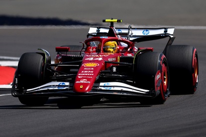 images-amp-2wBNOdb0-s2-lewis-hamilton-ferrari