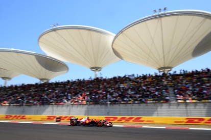 images-amp-2wB95oB0-s2-lewis-hamilton-ferrari