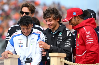 images-amp-0mbBeaM2-s2-lewis-hamilton-ferrari-andrea-