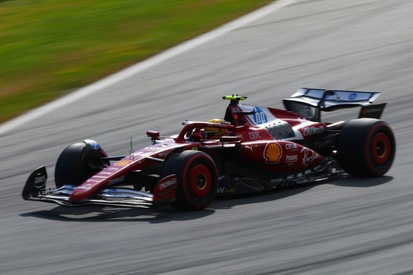 images-amp-0ZR9pMN0-s2-lewis-hamilton-ferrari