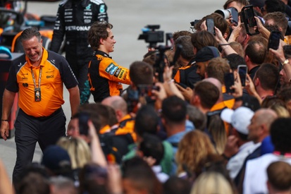 images-amp-0JB3Wro0-s2-oscar-piastri-mclaren-zak-brow