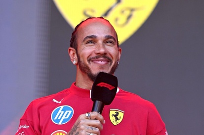 images-amp-68yq8P80-s2-lewis-hamilton-ferrari