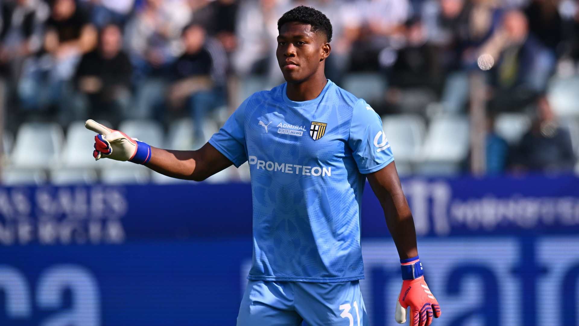 ユヴェントス選手　サイン入りセリエA公式球 ユヴェントス選手 サイン入りセリエA公式球 Amazon.co.jp: Maccabi公式