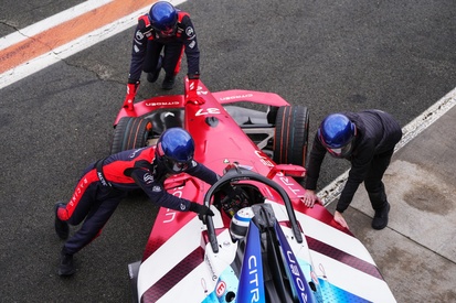 images-amp-25d33MJ0-s2-mecanicos-de-citroen-racing