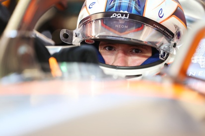 images-amp-0mb49Lk2-s2-alex-dunne-neom-mclaren-formul