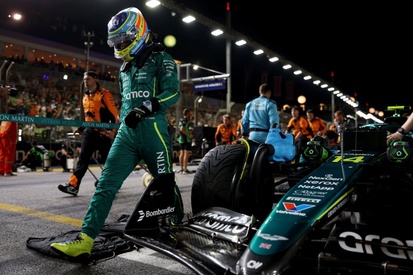 images-amp-6n9Z88eY-s2-fernando-alonso-aston-martin-r