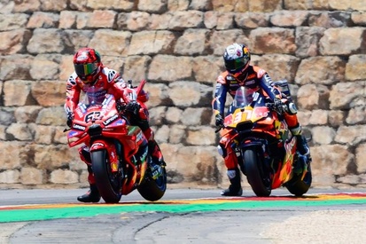 images-amp-0JB3mWo0-s2-francesco-bagnaia-ducati-team-2