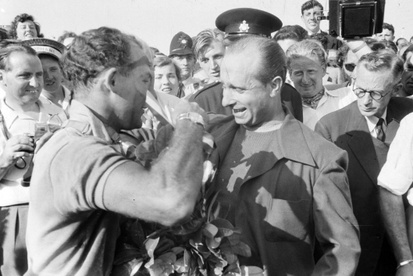 images-amp-YN1nNZj2-s2-juan-manuel-fangio-mercedes-st