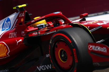 images-amp-0ZR9kJM0-s2-lewis-hamilton-ferrari