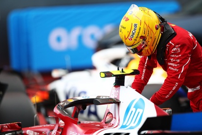 images-amp-6D1y7p90-s2-lewis-hamilton-ferrari