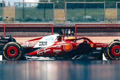 images-amp-6D1yzNw0-s2-lewis-hamilton-filming-day-mug