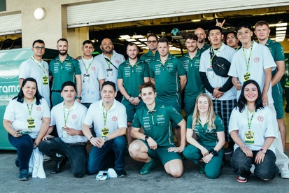 images-amp-2Qe8d1X2-s2-aston-martin-f1-team-members-a