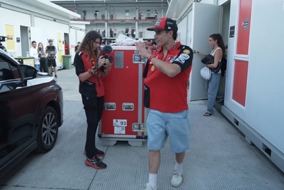 images-amp-Y99ke37Y-s2-marc-marquez-en-cabestrillo