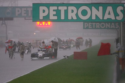 images-amp-lYBQR5z2-s2-formula-1-malaysian-gp-2009-re-3