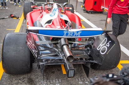 images-amp-2GzX9oM0-s2-ferrari-sf-25-dettaglio-tecnic