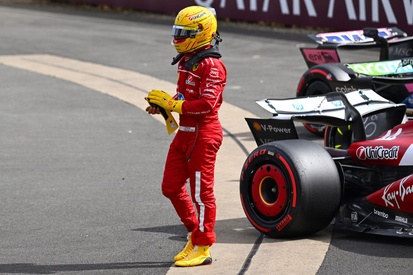 images-amp-YXREl7K0-s2-lewis-hamilton-ferrari-2