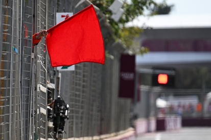 images-amp-0ZR9PP80-s2-bandera-roja-en-baku