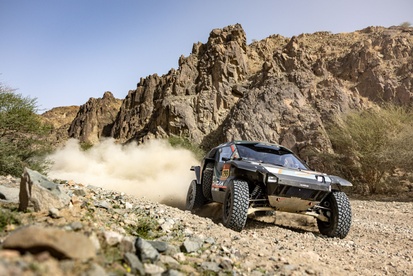 images-amp-0rVxLJW0-s2-299-the-dacia-sandriders-dacia-2