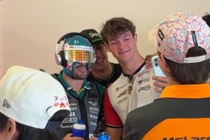 images-amp-YE9ww7PY-s2-mascara-de-fernando-alonso-jpg