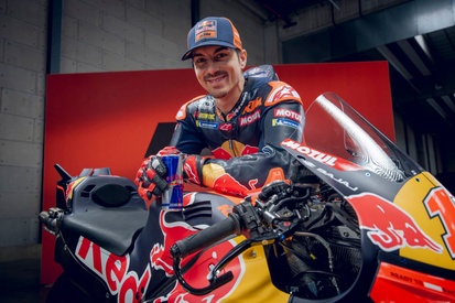 images-amp-0Ld5pbv0-s2-maverick-vinales-red-bull-ktm-