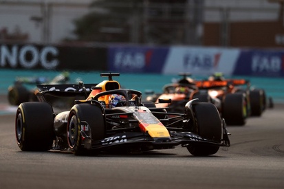 images-amp-0R7wprO2-s2-oscar-piastri-mclaren-max-vers