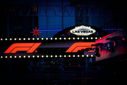 images-amp-6D1WppD0-s2-f1-las-vegas-signage