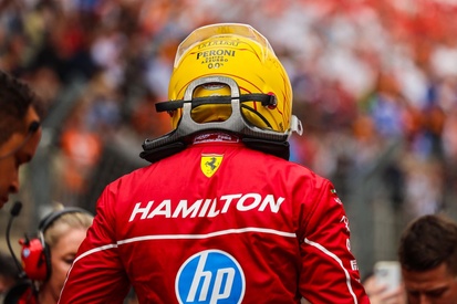 images-amp-6n9ZkzmY-s2-lewis-hamilton-ferrari