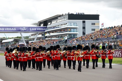 images-amp-24vrzP46-s2-una-banda-militar-toca-en-la-p