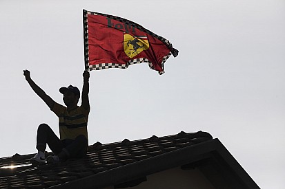 images-amp-2GzGMMl0-s2-ferrari-fans-find-their-way-on