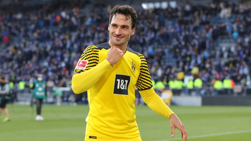 "Gleicher Lohn": Auch Mats Hummels witzelt über Mbappe-Angebot