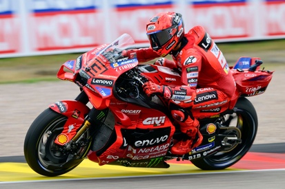 images-amp-6n9Z5VoY-s2-marc-marquez-ducati-team-2