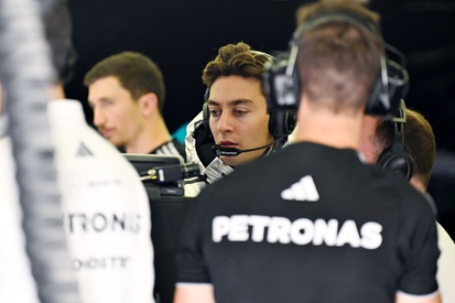 images-amp-0mb4BNg2-s2-george-russell-mercedes-2