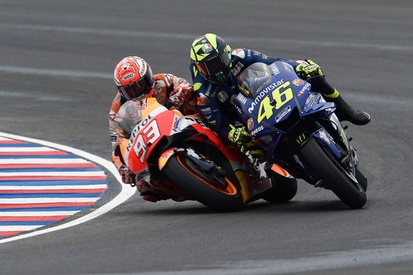 images-amp-0mb4EW42-s2-marc-marquez-valentino-rossi-c-2