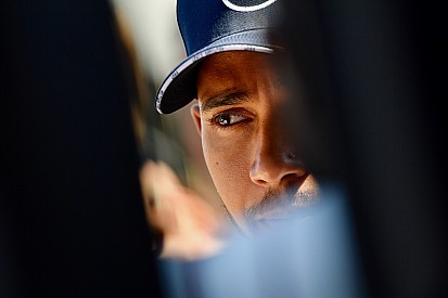 images-amp-2d5XpoZY-s2-f1-british-gp-2018-lewis-hamil