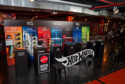 images-amp-6gplxgx0-s2-mattel-brickshop-x-hot-wheels--3