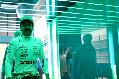 images-amp-0RrQ3Xr0-s2-fernando-alonso-aston-martin-r