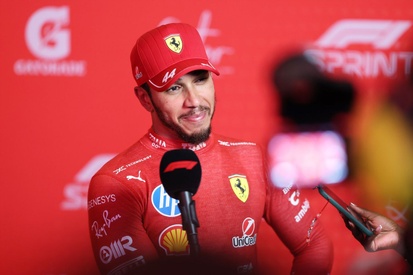 images-amp-6grBrRVY-s2-lewis-hamilton-ferrari