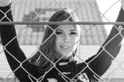 images-amp-YEQRn71Y-s2-laura-villarss