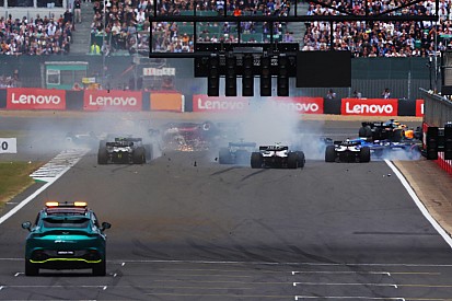 images-amp-0RrPxLv0-s2-a-rear-view-of-the-crash-at-th