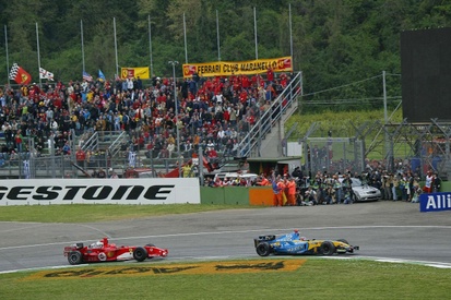 images-amp-2jX4Ekk6-s2-alonso-schumacher-imola-2005-2