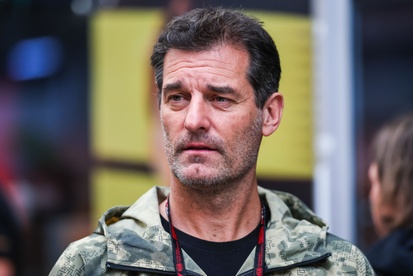 images-amp-6n7AP5m0-s2-mark-webber-in-the-paddock