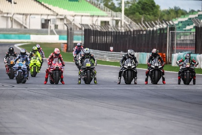 images-amp-6grBOk7Y-s2-practica-de-salida-de-motogp-e