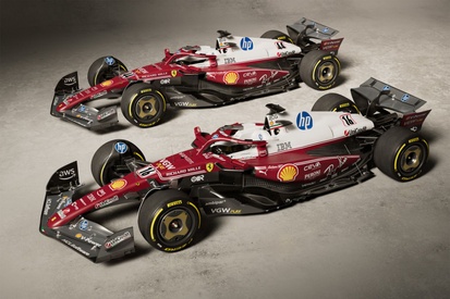 images-amp-2eAKzmK2-s2-el-ferrari-sf-25-con-la-decora