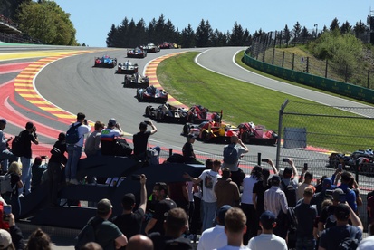 images-amp-YP3v3n42-s2-start-action