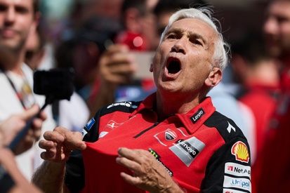 images-amp-6xEwqXr0-s2-davide-tardozzi-ducati-team-2