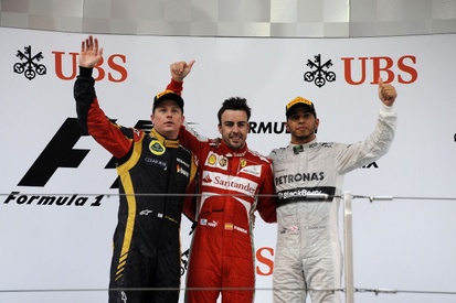 images-amp-0rG3gXq2-s2-fernando-alonso-kimi-raikkonen