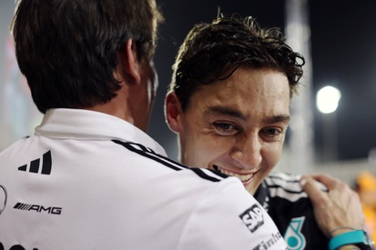 images-amp-2jXP4Lp6-s2-george-russell-mercedes-toto-w